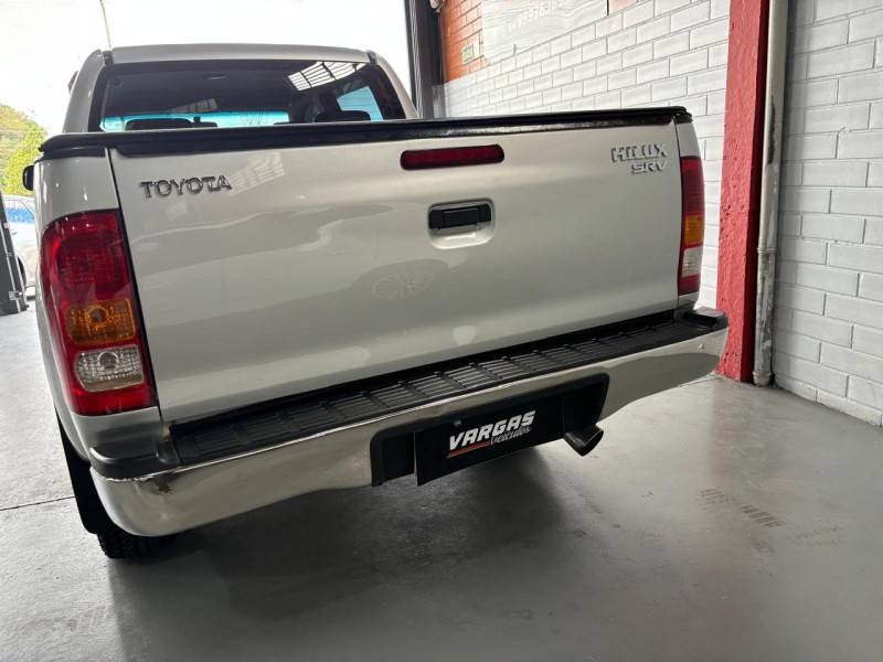 TOYOTA - HILUX - 2005/2006 - Prata - R$ 115.000,00