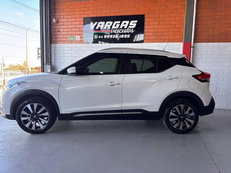 NISSAN - KICKS - 2016/2017 - Branca - R$ 82.000,00