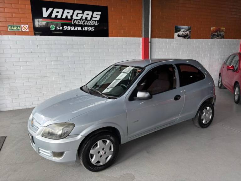 CHEVROLET - CELTA - 2010/2011 - Prata - R$ 22.000,00