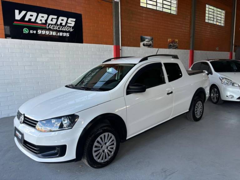 VOLKSWAGEN - SAVEIRO - 2015/2015 - Branca - R$ 60.000,00
