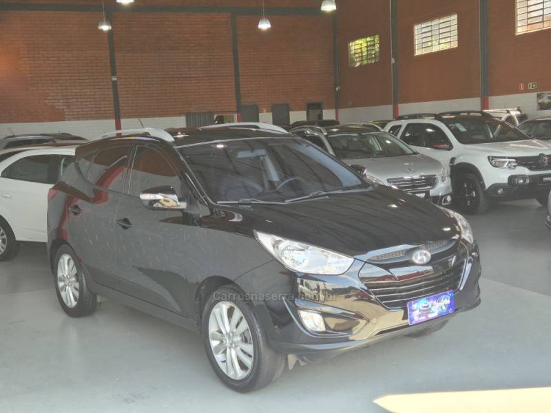 HYUNDAI - IX35 - 2011/2012 - Preta - R$ 64.000,00