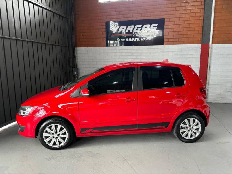 VOLKSWAGEN - FOX - 2011/2011 - Vermelha - R$ 32.900,00