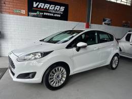 FORD - FIESTA - 2014/2015 - Branca - R$ 50.000,00