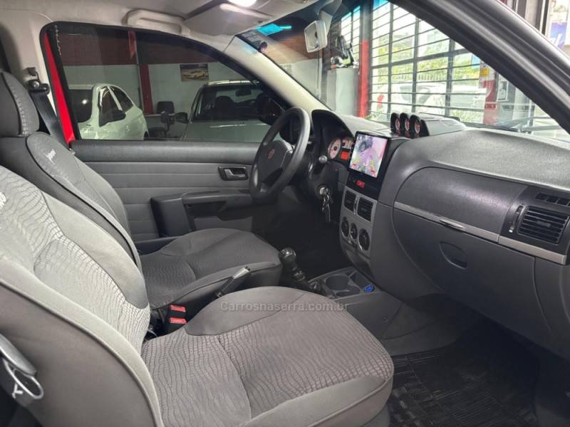 FIAT - STRADA - 2010/2011 - Vermelha - R$ 58.000,00