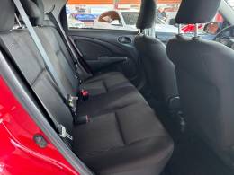 TOYOTA - ETIOS - 2018/2019 - Vermelha - R$ 61.000,00