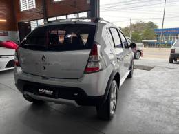 RENAULT - SANDERO - 2013/2014 - Prata - R$ 40.000,00