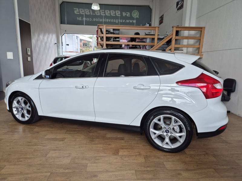 FORD - FOCUS - 2014/2014 - Branca - R$ 58.000,00