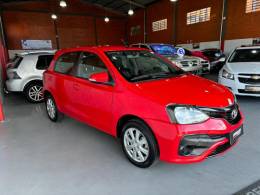 TOYOTA - ETIOS - 2018/2019 - Vermelha - R$ 61.000,00