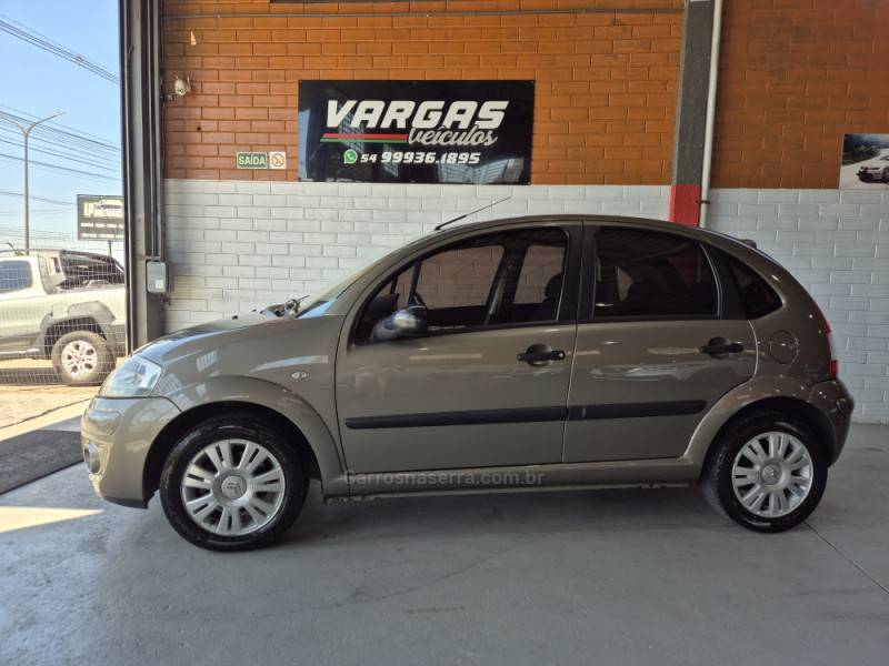 CITROËN - C3 - 2010/2011 - Verde - R$ 28.000,00