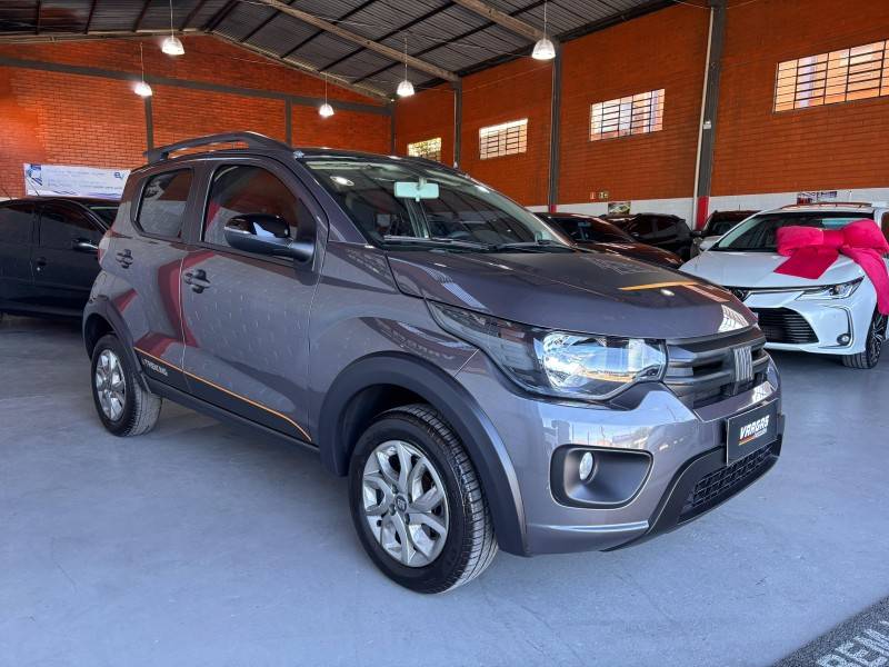 FIAT - MOBI - 2022/2023 - Cinza - R$ 63.000,00