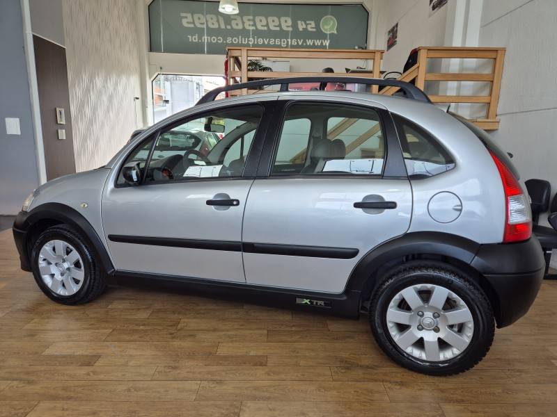 CITROËN - C3 - 2006/2007 - Prata - R$ 25.000,00