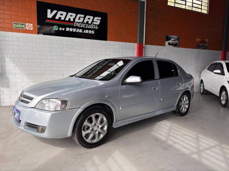 CHEVROLET - ASTRA - 2009/2010 - Prata - R$ 38.000,00