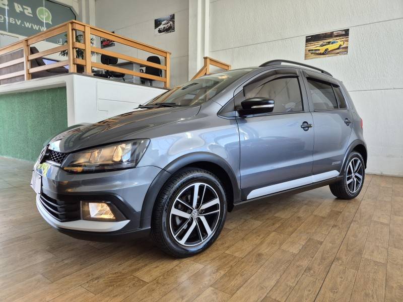 VOLKSWAGEN - FOX - 2019/2020 - Cinza - R$ 68.000,00