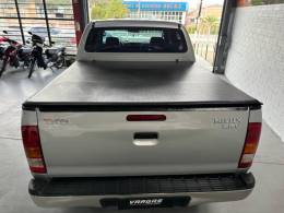 TOYOTA - HILUX - 2005/2006 - Prata - R$ 115.000,00