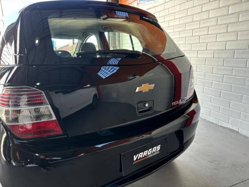 CHEVROLET - AGILE - 2013/2013 - Preta - R$ 39.000,00