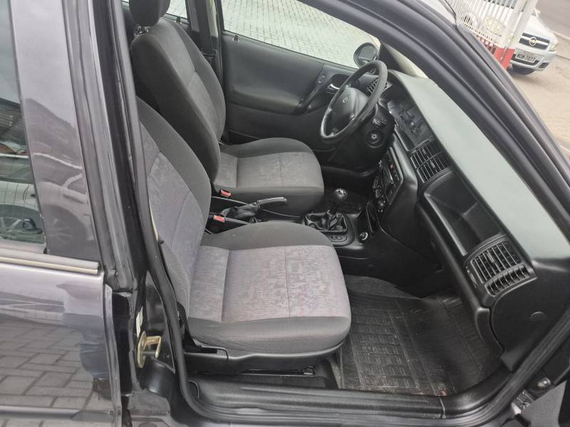 CHEVROLET - VECTRA - 2002/2002 - Cinza - R$ 29.000,00