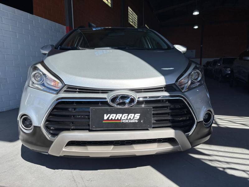 HYUNDAI - HB20X - 2016/2016 - Prata - R$ 65.000,00