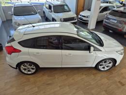 FORD - FOCUS - 2015/2016 - Branca - R$ 60.000,00