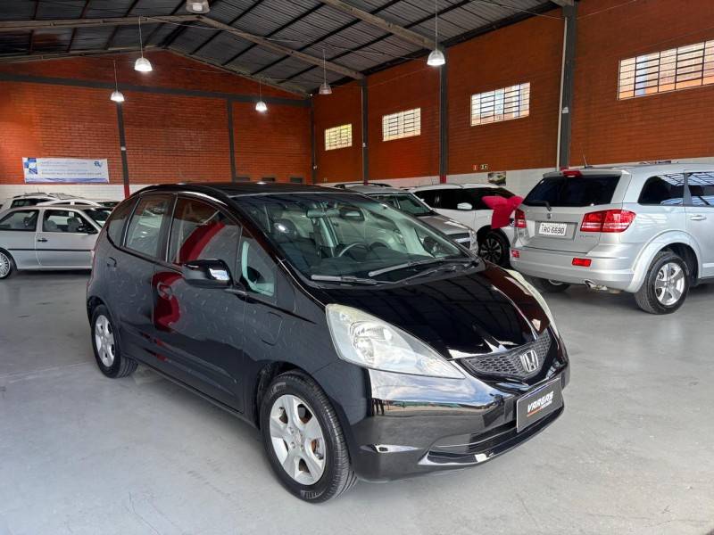 HONDA - FIT - 2010/2010 - Preta - R$ 41.000,00