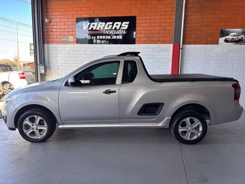 CHEVROLET - MONTANA - 2017/2018 - Prata - R$ 50.000,00