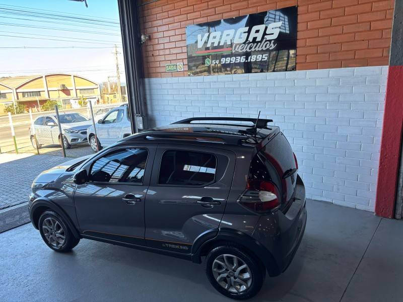 FIAT - MOBI - 2022/2023 - Cinza - R$ 63.000,00