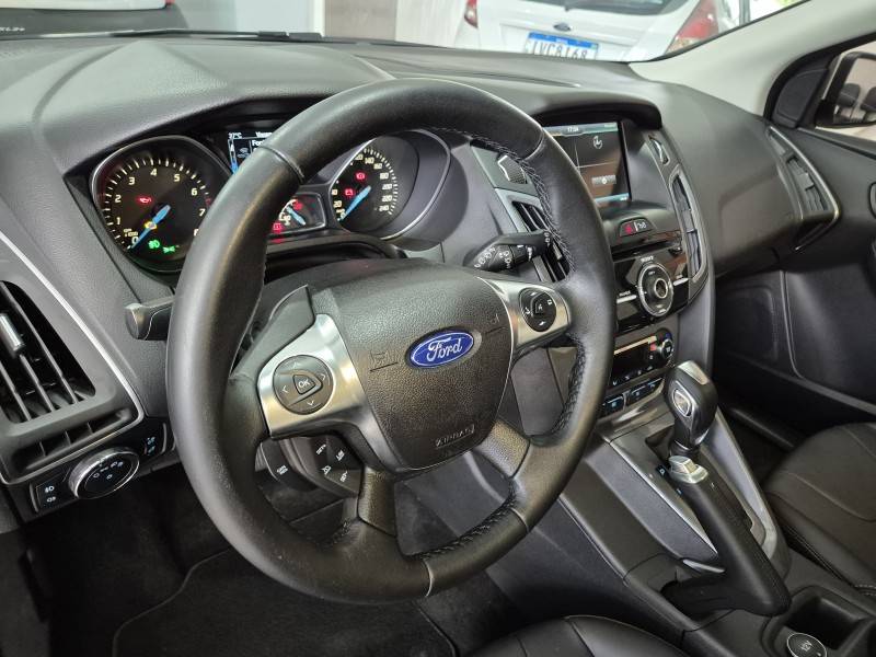 FORD - FOCUS - 2014/2014 - Branca - R$ 58.000,00