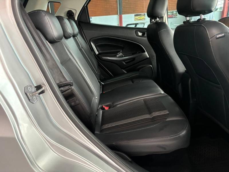 FORD - ECOSPORT - 2017/2018 - Prata - R$ 75.000,00