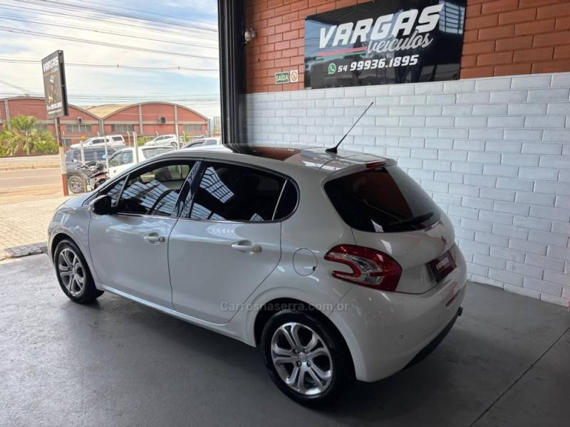 PEUGEOT - 208 - 2015/2016 - Branca - R$ 54.000,00