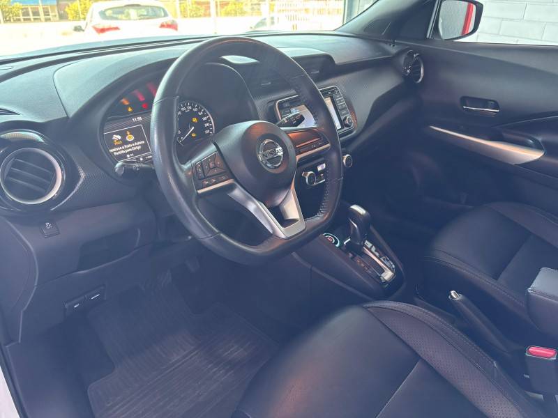 NISSAN - KICKS - 2016/2017 - Branca - R$ 82.000,00