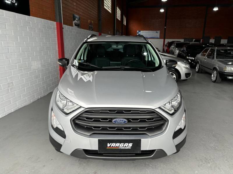 FORD - ECOSPORT - 2017/2018 - Prata - R$ 75.000,00