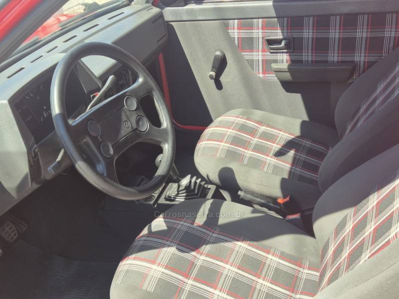 VOLKSWAGEN - SAVEIRO - 1993/1994 - Vermelha - R$ 33.000,00