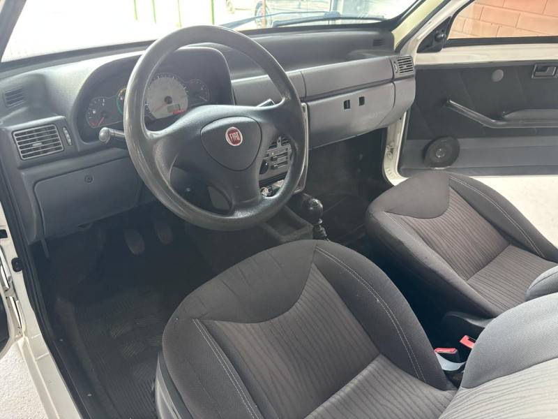 FIAT - UNO - 2012/2013 - Branca - R$ 26.000,00