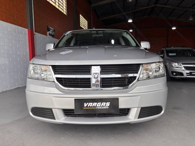 DODGE - JOURNEY - 2010/2010 - Prata - R$ 44.000,00