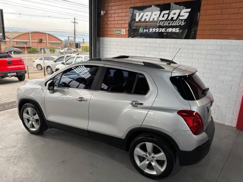 CHEVROLET - TRACKER - 2013/2014 - Prata - R$ 70.000,00