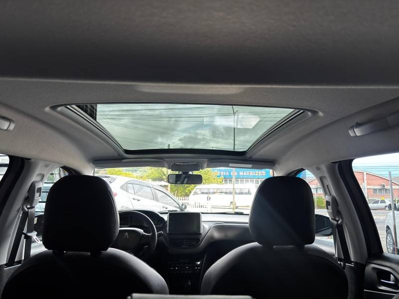 PEUGEOT - 2008 - 2019/2020 - Prata - R$ 78.000,00