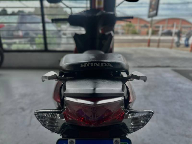 HONDA - BIZ 125 - 2020/2020 - Vermelha - R$ 16.200,00