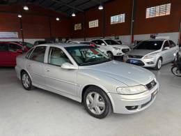 CHEVROLET - VECTRA - 2005/2005 - Prata - R$ 32.900,00