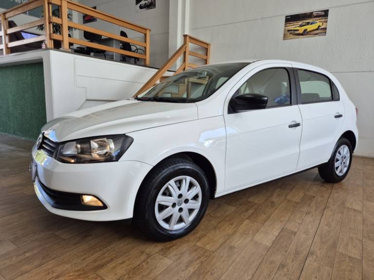 VOLKSWAGEN - GOL - 2013/2014 - Branca - R$ 40.000,00