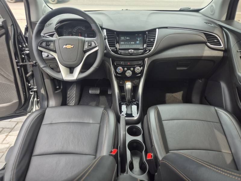 CHEVROLET - TRACKER - 2018/2019 - Cinza - R$ 90.000,00