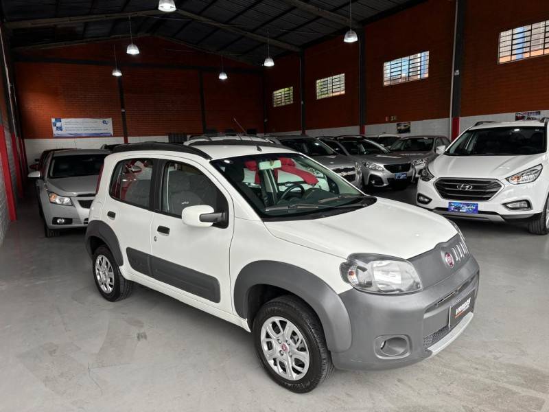 FIAT - UNO - 2014/2014 - Branca - R$ 40.000,00