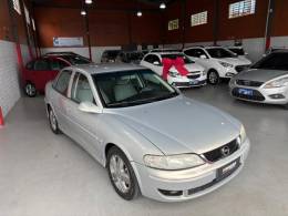 CHEVROLET - VECTRA - 2005/2005 - Prata - R$ 32.900,00