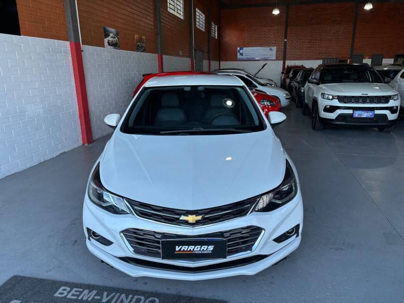 CHEVROLET - CRUZE - 2017/2018 - Branca - R$ 95.000,00