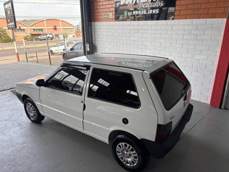 FIAT - UNO - 2012/2013 - Branca - R$ 26.000,00