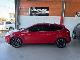 FORD - FOCUS - 2013/2014 - Vermelha - R$ 65.000,00