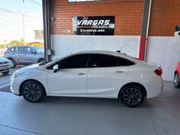 CHEVROLET - CRUZE - 2017/2018 - Branca - R$ 95.000,00