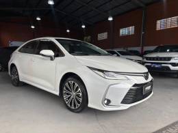 TOYOTA - COROLLA - 2021/2022 - Branca - R$ 145.000,00