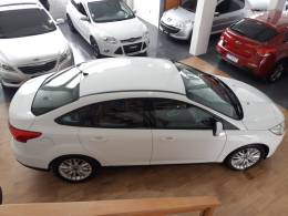 FORD - FOCUS - 2015/2016 - Branca - R$ 55.000,00