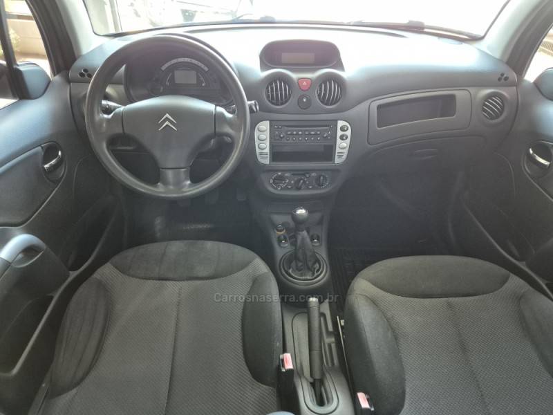 CITROËN - C3 - 2010/2011 - Verde - R$ 28.000,00