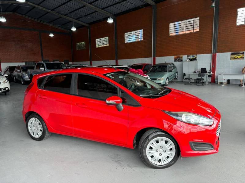 FORD - FIESTA - 2017/2017 - Vermelha - R$ 53.900,00