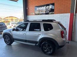 RENAULT - DUSTER - 2012/2013 - Prata - R$ 59.900,00